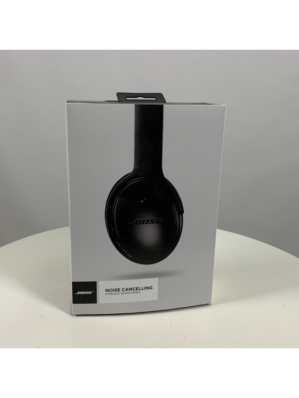 Bose Quietcomfort 35 Noise Cancelling Wireless Headphones with Case